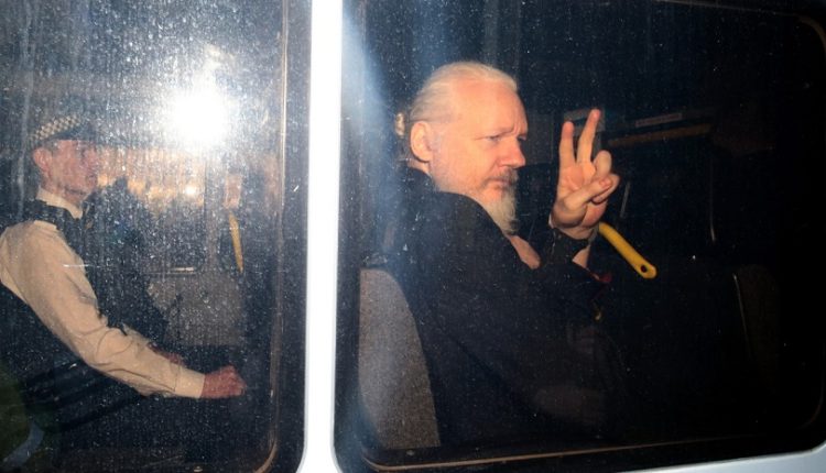 NotiBlockchain – Arresto de Assange hace que donaciones en Bitcoin a WikiLeaks se disparen – FOTO